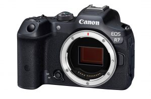 EOS R7