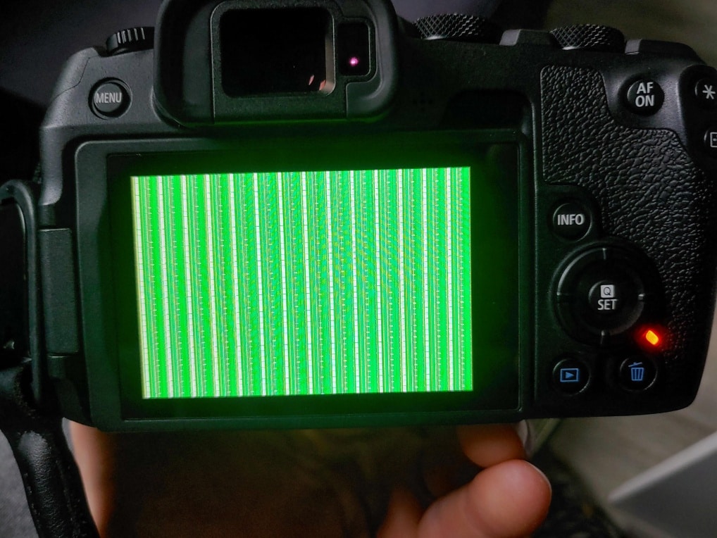 reparación pantalla LCD cámara mirrorless